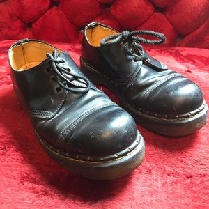 Old school VINTAGE spectator DOC MARTENS